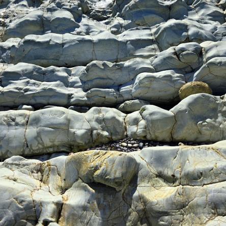  Wonderfully crenellated rocks.