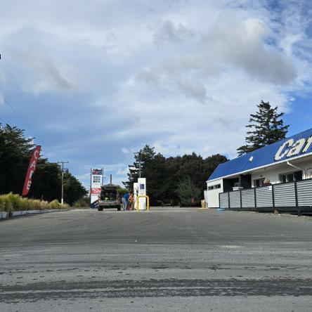  Back on the highway after Ward Beach and taking our lunch outside the cafe