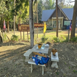  The table in the shade seemed an excellent place to stop for lunch.